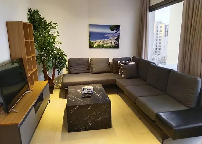 Harbor Nest 2-Br In Ashrafieh