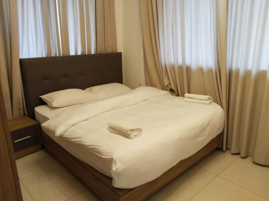 Harbor Nest 2-br In Ashrafieh Beirut